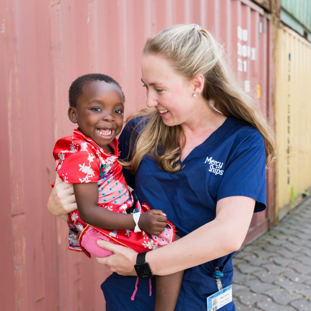 mercy ships volunteer
